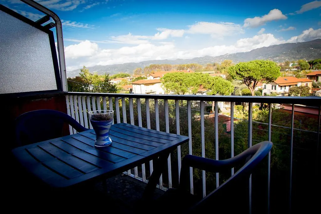 Ameglia Felix Apartments 0*,